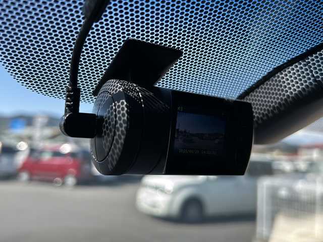 トヨタ アルファードハイブリット G 新潟県 2016(平28)年 11万km ホワイトパールクリスタルシャイン メーカーオプションナビ/フルセグTV/BT/CD/DVD/AUX/バックカメラ/JBL/両側パワースライドドア/フリップダウンモニター/レーダークルーズコントロール/ETC/4WD/オットマン/D＋N席　パワーシート/ドライブレコーダー前後/ナノイーエアコン/スペアキー1本/スマートキー/社外19インチアルミホイール/ウォークスルー