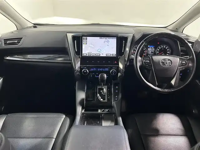 トヨタ ヴェルファイア Z Gエディション 大阪府 2018(平30)年 5.6万km ホワイトパールクリスタルシャイン サンルーフ　黒革シート　後席モニター　三眼ＬＥＤ　純正ナビＴＶ　Ｂカメラ　デジタルインナーミラー　電動リアゲート　パワーシート／ヒーター／エアコン　ハンドルヒーター　衝突軽減　レーダーＣ