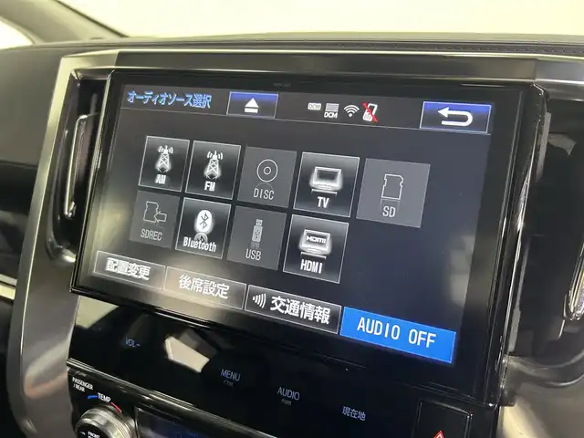 トヨタ ヴェルファイア Z Gエディション 大阪府 2018(平30)年 5.6万km ホワイトパールクリスタルシャイン サンルーフ　黒革シート　後席モニター　三眼ＬＥＤ　純正ナビＴＶ　Ｂカメラ　デジタルインナーミラー　電動リアゲート　パワーシート／ヒーター／エアコン　ハンドルヒーター　衝突軽減　レーダーＣ