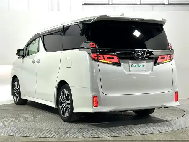 トヨタ ヴェルファイア Z Gエディション 大阪府 2018(平30)年 5.6万km ホワイトパールクリスタルシャイン サンルーフ　黒革シート　後席モニター　三眼ＬＥＤ　純正ナビＴＶ　Ｂカメラ　デジタルインナーミラー　電動リアゲート　パワーシート／ヒーター／エアコン　ハンドルヒーター　衝突軽減　レーダーＣ