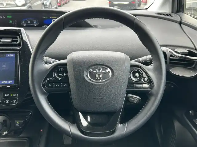 トヨタ プリウス Sツーリングセレクション 静岡県 2019(令1)年 7.9万km アティチュードブラックマイカ 純正９インチナビ/（AM/FM/DVD/BT)/フルセグTV/バックカメラ/ビルトインＥＴＣ/モデリスタエアロ/前席シートヒーター/純正ドライブレコーダー/レーダクルーズコントロール/トヨタセーフティーセンス/プリクラッシュ セーフティ/レーンキープアシスト/横滑り防止装置/コーナーセンサー/プッシュスタート/スマートキー/スペアキー×1/純正１７インチアルミホイール/ＬＥＤヘッドライト/保証書/取扱説明書