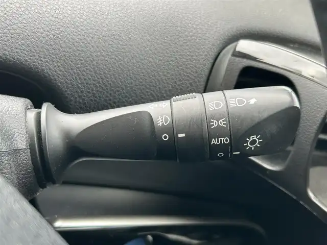 トヨタ プリウス Sツーリングセレクション 静岡県 2019(令1)年 7.9万km アティチュードブラックマイカ 純正９インチナビ/（AM/FM/DVD/BT)/フルセグTV/バックカメラ/ビルトインＥＴＣ/モデリスタエアロ/前席シートヒーター/純正ドライブレコーダー/レーダクルーズコントロール/トヨタセーフティーセンス/プリクラッシュ セーフティ/レーンキープアシスト/横滑り防止装置/コーナーセンサー/プッシュスタート/スマートキー/スペアキー×1/純正１７インチアルミホイール/ＬＥＤヘッドライト/保証書/取扱説明書