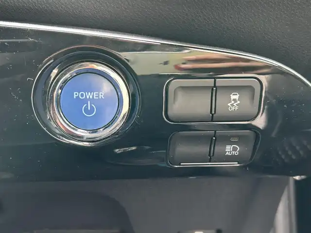 トヨタ プリウス Sツーリングセレクション 静岡県 2019(令1)年 7.9万km アティチュードブラックマイカ 純正９インチナビ/（AM/FM/DVD/BT)/フルセグTV/バックカメラ/ビルトインＥＴＣ/モデリスタエアロ/前席シートヒーター/純正ドライブレコーダー/レーダクルーズコントロール/トヨタセーフティーセンス/プリクラッシュ セーフティ/レーンキープアシスト/横滑り防止装置/コーナーセンサー/プッシュスタート/スマートキー/スペアキー×1/純正１７インチアルミホイール/ＬＥＤヘッドライト/保証書/取扱説明書