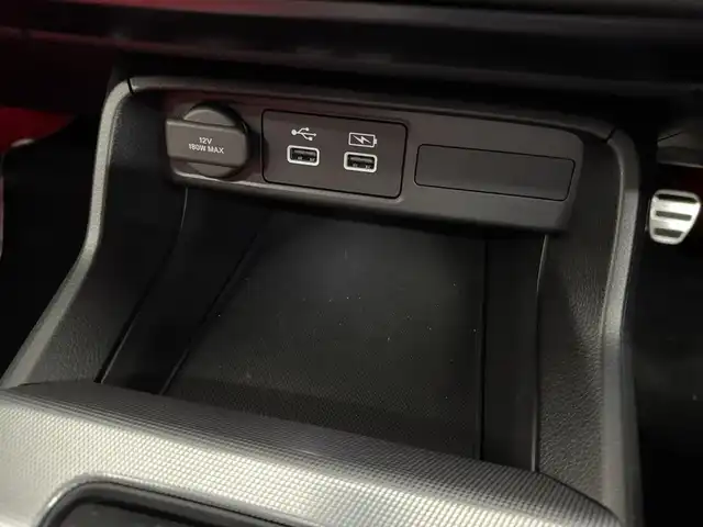 ホンダ シビック タイプR 三重県 2024(令6)年 0.3万km チャンピオンシップホワイト プレミアムガソリン・ターボ*/FF/6F/SPOONダウンサス『PROGRESSIVE SPRING』/Brembo製ブレーキ（Front）/・大径ベンチレーテッドディスクブレーキ（2ピース/Φ350mm）/・アルミキャリパー（対向4pot）/純正Honda Connect対応9インチナビ/（FM/AM/TV/USB/Bluetooth/CarPlay/AndroidAuto）/バックカメラ/ビルトイン ETC2.0/Honda SENSING/・衝突軽減ブレーキ/・車線維持支援システム/・アダプティブクルーズコントロール/・路外逸脱抑制機能/・パーキングセンサーシステム/・ブラインドスポットインフォメーション/・踏み間違い衝突軽減システム/・後退出庫サポート/・先行車発進お知らせ/・標識認識機能/・オートハイビーム/装備/・Honda LogR（専用ロガーアプリ）/・TYPE Rシート（ラックススェード）/・LEDヘッドライト/・オートライト/・充電用＆入力用USBジャック/・オートワイパー（フロント）/・左右独立オートエアコン/・電子パーキングブレーキ/・ステアリングスイッチ/・19インチAW（19x9.5J）265/30ZR19タイヤ（MICHELIN PS4S）/・保/取/ナビ取/*（カタログ値330ps/6500rpm・42.8kgm/2600～4200rpm）