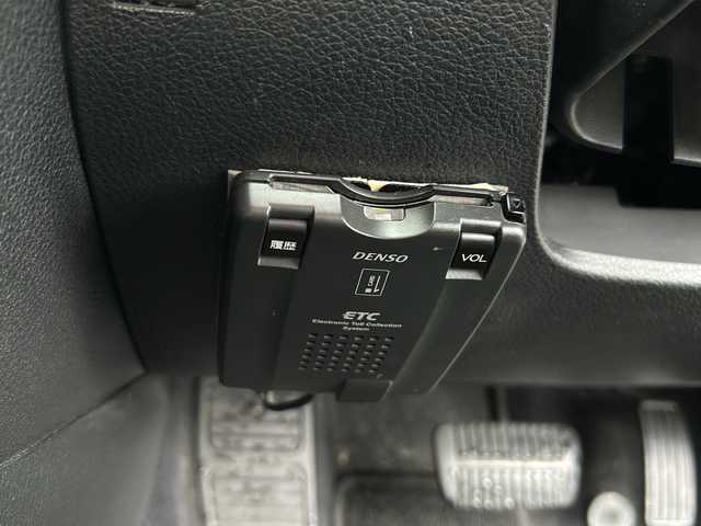 スバル レガシィ ツーリングワゴン 2．5i Sスタイル 新潟県 2010(平22)年 19.6万km サテンホワイトパール ４WD/純正ナビ7インチ〔CN-HW８８０D〉/〔BT/ FM／AM／DVD〕/走行制御システム〔SHDRIVE〕/クルーズコントロール/ヒルスタートアシスト/オートライト/電格ミラー/バックカメラ/ETC/純正フロアマット/純正ホイール17インチ/ドアバイザー/保証書/取り扱い説明書
