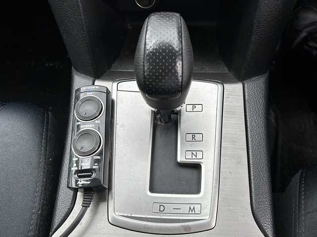 スバル レガシィ ツーリングワゴン 2．5i Sスタイル 新潟県 2010(平22)年 19.6万km サテンホワイトパール ４WD/純正ナビ7インチ〔CN-HW８８０D〉/〔BT/ FM／AM／DVD〕/走行制御システム〔SHDRIVE〕/クルーズコントロール/ヒルスタートアシスト/オートライト/電格ミラー/バックカメラ/ETC/純正フロアマット/純正ホイール17インチ/ドアバイザー/保証書/取り扱い説明書