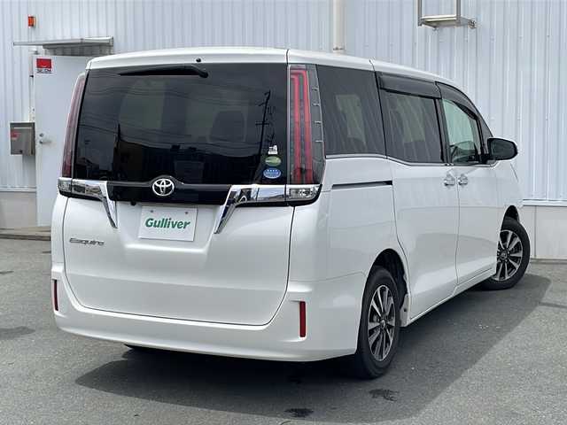 トヨタ エスクァイア Gi 三重県 2018(平30)年 2.6万km ホワイトパールクリスタルシャイン 純正9型ナビ/両側パワースライドドア/クルーズコントロール/純正ビルトインETC/衝突軽減ブレーキ/レーンキープアシスト/全席・後席USB給電/全席シートヒーター/バックカメラ/純正アルミホイール/電動格納ミラー/禁煙車