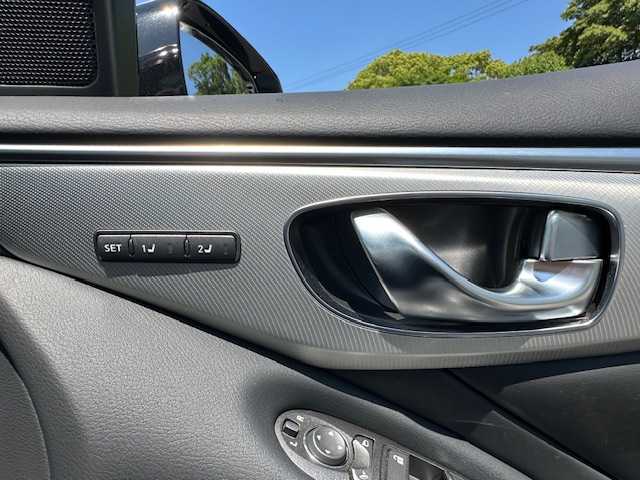 日産 スカイライン GT タイプSP 大阪府 2022(令4)年 2.2万km ブリリアントホワイトパール ナビ　/フルセグ/Ｂｌｕｅｔｏｏｔｈ　/全方位カメラ　/レザーシート　/シートヒーター　/ステアリングヒーター　/プロパイロット　/ドライブレコーダー　/ブラインドスポットモニター　/メモリーシート　/ＥＴＣ　/マット