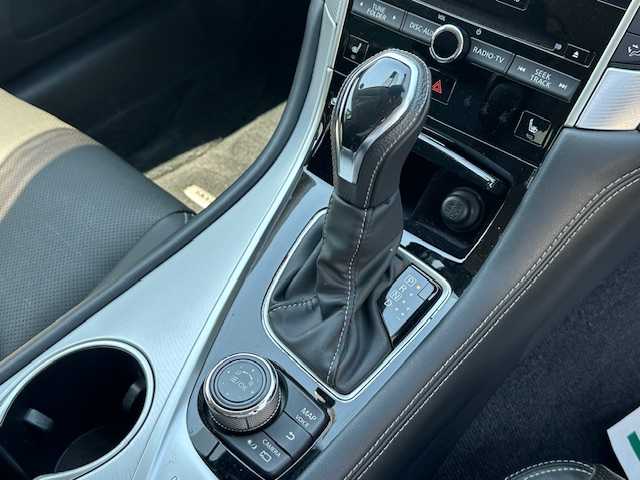 日産 スカイライン GT タイプSP 大阪府 2022(令4)年 2.2万km ブリリアントホワイトパール ナビ　/フルセグ/Ｂｌｕｅｔｏｏｔｈ　/全方位カメラ　/レザーシート　/シートヒーター　/ステアリングヒーター　/プロパイロット　/ドライブレコーダー　/ブラインドスポットモニター　/メモリーシート　/ＥＴＣ　/マット