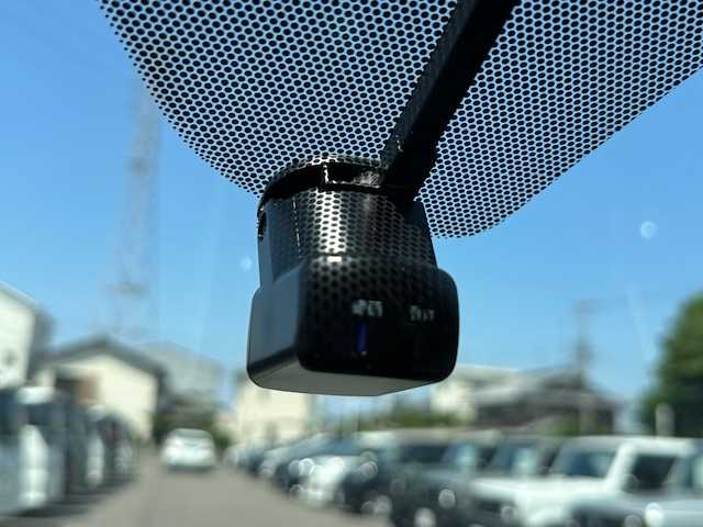 日産 スカイライン GT タイプSP 大阪府 2022(令4)年 2.2万km ブリリアントホワイトパール ナビ　/フルセグ/Ｂｌｕｅｔｏｏｔｈ　/全方位カメラ　/レザーシート　/シートヒーター　/ステアリングヒーター　/プロパイロット　/ドライブレコーダー　/ブラインドスポットモニター　/メモリーシート　/ＥＴＣ　/マット