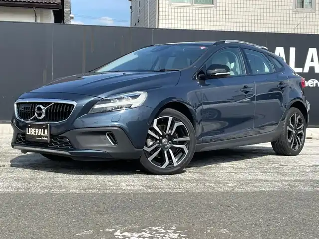 ボルボ Ｖ４０ クロスカントリー T5 AWD サマム 岩手県 2016(平28)年 4.8万km デニムブルーメタリック インテリセーフ /レーンアシスト/BLIS/ACC/純正HDDナビ/フルセグTV/バックカメラ/パーキングアシスト/パノラマガラスルーフ/ハーマンカードン /DSRC/ドラレコ/アイボリーレザー/パワーシート/シートヒーター/LEDライト/アクティブハイビーム