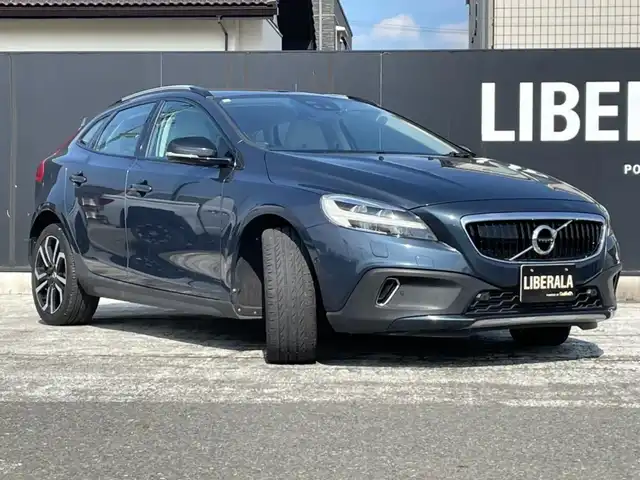 ボルボ Ｖ４０ クロスカントリー T5 AWD サマム 岩手県 2016(平28)年 4.8万km デニムブルーメタリック インテリセーフ /レーンアシスト/BLIS/ACC/純正HDDナビ/フルセグTV/バックカメラ/パーキングアシスト/パノラマガラスルーフ/ハーマンカードン /DSRC/ドラレコ/アイボリーレザー/パワーシート/シートヒーター/LEDライト/アクティブハイビーム