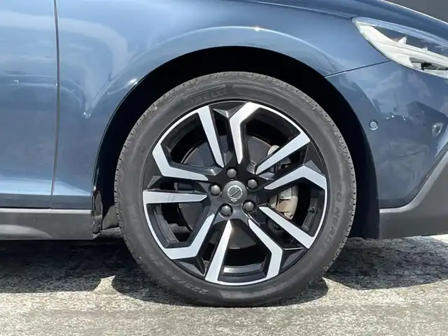 ボルボ Ｖ４０ クロスカントリー T5 AWD サマム 岩手県 2016(平28)年 4.8万km デニムブルーメタリック インテリセーフ /レーンアシスト/BLIS/ACC/純正HDDナビ/フルセグTV/バックカメラ/パーキングアシスト/パノラマガラスルーフ/ハーマンカードン /DSRC/ドラレコ/アイボリーレザー/パワーシート/シートヒーター/LEDライト/アクティブハイビーム