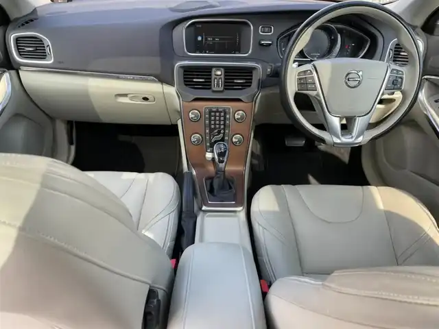 ボルボ Ｖ４０ クロスカントリー T5 AWD サマム 岩手県 2016(平28)年 4.8万km デニムブルーメタリック インテリセーフ /レーンアシスト/BLIS/ACC/純正HDDナビ/フルセグTV/バックカメラ/パーキングアシスト/パノラマガラスルーフ/ハーマンカードン /DSRC/ドラレコ/アイボリーレザー/パワーシート/シートヒーター/LEDライト/アクティブハイビーム