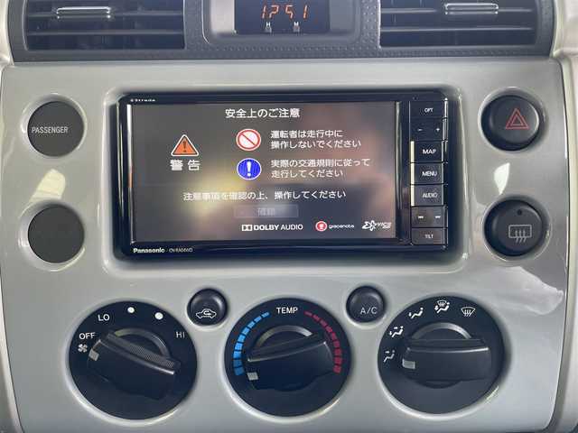 トヨタ ＦＪクルーザー 青森県 2018(平30)年 2.8万km セメントグレーM/ホワイト ワンオーナー/社外ＳＤナビフルセグ（ＣＮ－ＲＡ０４ＷＤ）/バックモニター/寒冷地仕様/アクティブトラクションコントロール/FUELオフロード17インチ夏タイヤ/社外１７ＡＷ冬/キーレス／スペアキー/記録簿３枚/新車時保証書/取扱説明書