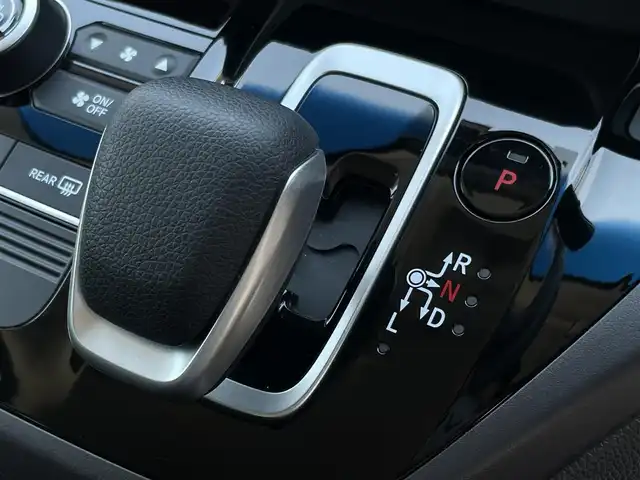ホンダ フリード ハイブリット G ホンダセンシング 福岡県 2020(令2)年 0.7万km クリスタルブラックパール 純正7型SDナビ(CD/DVD/BT)バックモニタホンダセンシング両側パワースライドドアレーダークルーズコントロールETCUSB純正フロアマット純正LEDライトプッシュスタートスマートキー