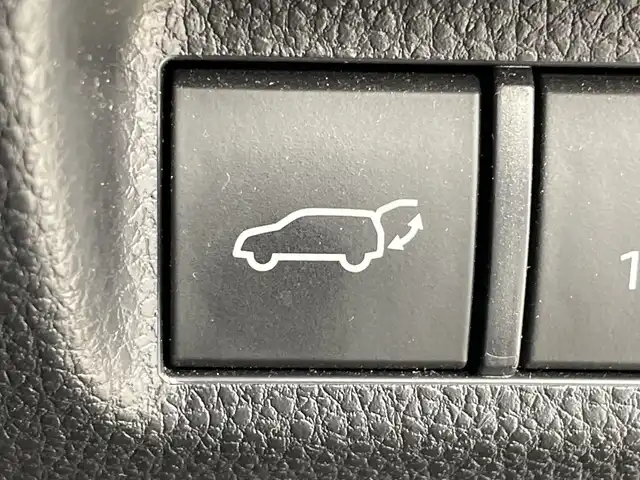 トヨタ ＲＡＶ４ ハイブリットG 群馬県 2020(令2)年 7.1万km アティチュードブラックマイカ サンルーフ　9型ナビ　電動リアゲート　衝突被害軽減ブレーキ　ルーフレール　バックカメラ　アダプティブクルーズコントロール　シートヒーター　パワーシート　ステアリングヒーター　AC100V 禁煙車