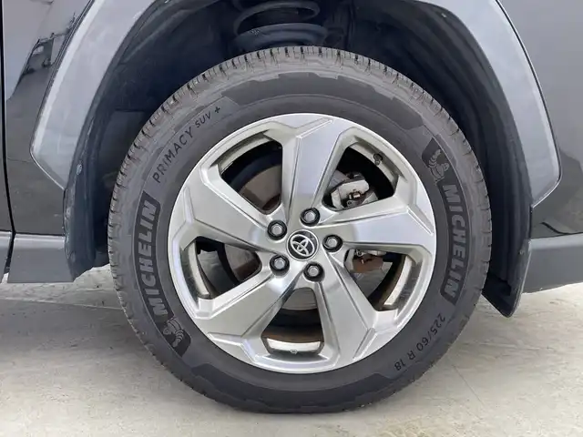 トヨタ ＲＡＶ４ ハイブリットG 群馬県 2020(令2)年 7.1万km アティチュードブラックマイカ サンルーフ　9型ナビ　電動リアゲート　衝突被害軽減ブレーキ　ルーフレール　バックカメラ　アダプティブクルーズコントロール　シートヒーター　パワーシート　ステアリングヒーター　AC100V 禁煙車