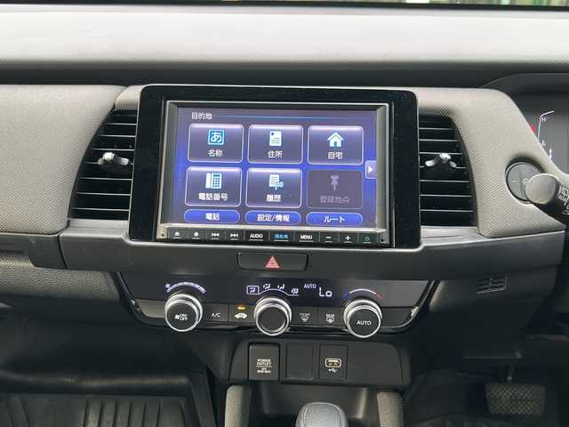 ホンダ フィット クロスター 鹿児島県 2020(令2)年 7.6万km プラチナホワイトパール 純正ナビ／Bluetooth／CD／DVD/ワンセグテレビ/クルーズコントロール/パーキングアシスト／バックカメラ/パワーウィンドウ/パワーステアリング/USB入力端子/ETC/オートライト/アイドリングストップ/プッシュスタートボタン/純正LEDヘッドライト