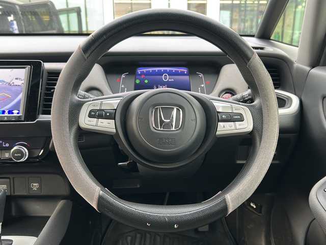 ホンダ フィット クロスター 鹿児島県 2020(令2)年 7.6万km プラチナホワイトパール 純正ナビ／Bluetooth／CD／DVD/ワンセグテレビ/クルーズコントロール/パーキングアシスト／バックカメラ/パワーウィンドウ/パワーステアリング/USB入力端子/ETC/オートライト/アイドリングストップ/プッシュスタートボタン/純正LEDヘッドライト