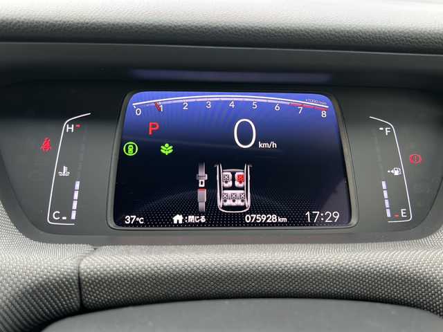 ホンダ フィット クロスター 鹿児島県 2020(令2)年 7.6万km プラチナホワイトパール 純正ナビ／Bluetooth／CD／DVD/ワンセグテレビ/クルーズコントロール/パーキングアシスト／バックカメラ/パワーウィンドウ/パワーステアリング/USB入力端子/ETC/オートライト/アイドリングストップ/プッシュスタートボタン/純正LEDヘッドライト
