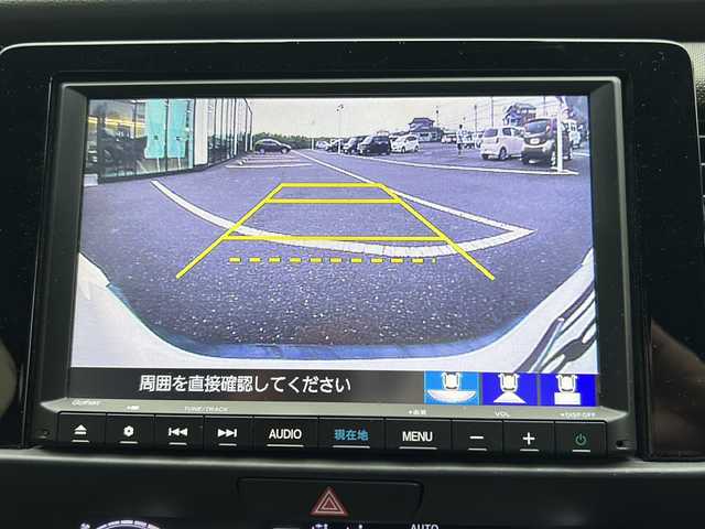 ホンダ フィット クロスター 鹿児島県 2020(令2)年 7.6万km プラチナホワイトパール 純正ナビ／Bluetooth／CD／DVD/ワンセグテレビ/クルーズコントロール/パーキングアシスト／バックカメラ/パワーウィンドウ/パワーステアリング/USB入力端子/ETC/オートライト/アイドリングストップ/プッシュスタートボタン/純正LEDヘッドライト