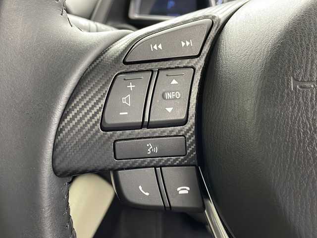 マツダ デミオ 13S ツーリング Lパッケージ 千葉県 2016(平28)年 2.8万km スノーフレイクホワイトパールマイカ 純正マツダコネクトナビ/　CD/DVD/USB/AUX/BT/フルセグ/スマートブレーキサポート/レーンキープアシスト/ブラインドスポットモニター/ヘッドアップディスプレイ/前席シートヒーター/電動格納ミラー/革巻きステアリング/ステアリングスイッチ/スマートキー＆プッシュスタート/純正15インチアルミホイール/ドアバイザー