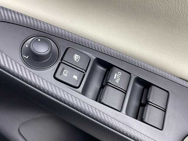 マツダ デミオ 13S ツーリング Lパッケージ 千葉県 2016(平28)年 2.8万km スノーフレイクホワイトパールマイカ 純正マツダコネクトナビ/　CD/DVD/USB/AUX/BT/フルセグ/スマートブレーキサポート/レーンキープアシスト/ブラインドスポットモニター/ヘッドアップディスプレイ/前席シートヒーター/電動格納ミラー/革巻きステアリング/ステアリングスイッチ/スマートキー＆プッシュスタート/純正15インチアルミホイール/ドアバイザー