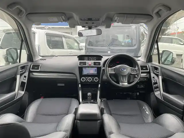 スバル フォレスター 2．0XT アイサイト 徳島県 2014(平26)年 10.9万km クリスタルホワイトP (株)IDOMが運営する【じしゃロン徳島店】の自社ローン専用車両になります。こちらは現金またはオートローンご利用時の価格です。自社ローンご希望の方は別途その旨お申付け下さい/アイサイト/４WD/社外SDナビゲーション/（CD/DVD/SD/Bluetooth）　/バックモニター　/ハーフレザーシート/両席シートヒーター/ＨＩＤヘッドライト　/フォグランプ　/デイライト　/クルーズコントロール　/パドルシフト　/Ｘモード切替　/ＴＲＣ　/ルーフレール/ウィンカーミラー/プッシュスタート　/スペアキー　/純正フロアマット/サイドバイザー