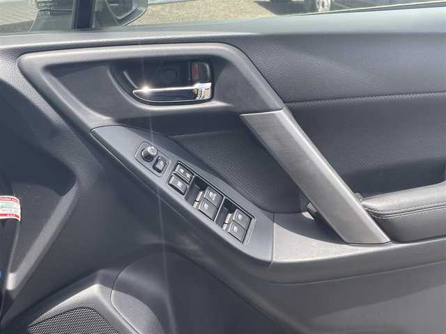 スバル フォレスター 2．0XT アイサイト 宮崎県 2014(平26)年 10.9万km クリスタルホワイトP じしゃロン宮崎店成約済み/アイサイト/４WD/社外SDナビゲーション/（CD/DVD/SD/Bluetooth）　/バックモニター　/ハーフレザーシート/両席シートヒーター/ＨＩＤヘッドライト　/フォグランプ　/デイライト　/クルーズコントロール　/パドルシフト　/Ｘモード切替　/ＴＲＣ　/ルーフレール/ウィンカーミラー/プッシュスタート　/スペアキー　/純正フロアマット/サイドバイザー