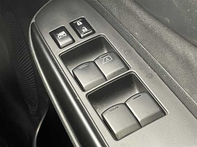 日産 ノート e－パワー ニスモ 茨城県 2017(平29)年 6.8万km ブリリアントホワイトパール 純正ナビ/全周囲カメラ/フルセグ/衝突被害軽減ブレーキ/車線逸脱抑制装置/ソナー/デジタルインナーミラー/ETC/ドラレコ/純正16インチAW/LEDヘッドライト/スマートキー