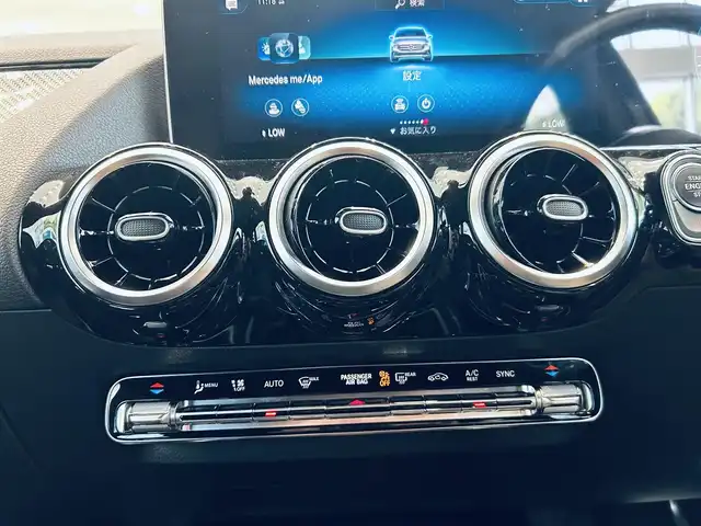 メルセデス・ベンツ Ｂ２００ｄ AMGライン 大阪府 2020(令2)年 3.2万km コスモスブラック レーダーセーフティP/HUD/ACC/ハーフレザー/メモリ付きパワーシート/シートヒーター/純正ディスプレイオーディオ/360度カメラ/純正18インチAW/LEDヘッドライト/電動リアゲート/ブラインドスポット/ワイヤレス充電
