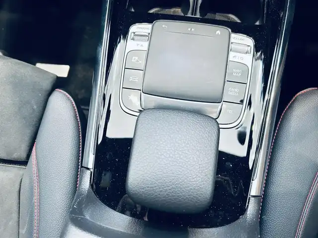 メルセデス・ベンツ Ｂ２００ｄ AMGライン 大阪府 2020(令2)年 3.2万km コスモスブラック レーダーセーフティP/HUD/ACC/ハーフレザー/メモリ付きパワーシート/シートヒーター/純正ディスプレイオーディオ/360度カメラ/純正18インチAW/LEDヘッドライト/電動リアゲート/ブラインドスポット/ワイヤレス充電