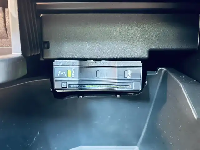 メルセデス・ベンツ Ｂ２００ｄ AMGライン 大阪府 2020(令2)年 3.2万km コスモスブラック レーダーセーフティP/HUD/ACC/ハーフレザー/メモリ付きパワーシート/シートヒーター/純正ディスプレイオーディオ/360度カメラ/純正18インチAW/LEDヘッドライト/電動リアゲート/ブラインドスポット/ワイヤレス充電
