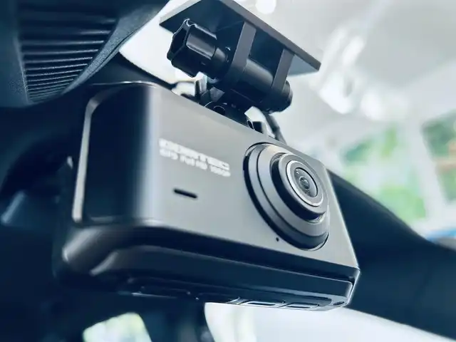 メルセデス・ベンツ Ｂ２００ｄ AMGライン 大阪府 2020(令2)年 3.2万km コスモスブラック レーダーセーフティP/HUD/ACC/ハーフレザー/メモリ付きパワーシート/シートヒーター/純正ディスプレイオーディオ/360度カメラ/純正18インチAW/LEDヘッドライト/電動リアゲート/ブラインドスポット/ワイヤレス充電