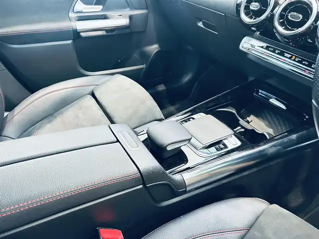 メルセデス・ベンツ Ｂ２００ｄ AMGライン 大阪府 2020(令2)年 3.2万km コスモスブラック レーダーセーフティP/HUD/ACC/ハーフレザー/メモリ付きパワーシート/シートヒーター/純正ディスプレイオーディオ/360度カメラ/純正18インチAW/LEDヘッドライト/電動リアゲート/ブラインドスポット/ワイヤレス充電