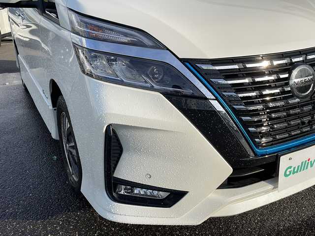 日産 セレナ e－パワー ハイウェイスター V 新潟県 2020(令2)年 6万km ブリリアントホワイトパール 純正ナビ/（TV/DVD/Bluetooth）/フリップダウン/冬タイヤ積載/プロパイロット/衝突軽減/レーンキープアシスト/クルーズコントロール/全周囲カメラ/BSM/コーナーセンサー/ステアリングスイッチ/両側パワースライドドア/ETC/ドライブレコーダー/ロールアップサンシェード/USB給電/LEDライト/フォグランプ/ウィンカーミラー/電格ミラー/ドアバイザー/スペアキー