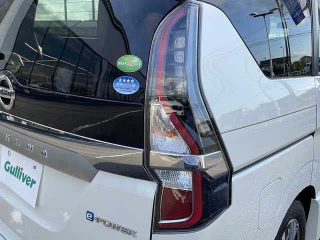 日産 セレナ e－パワー ハイウェイスター V 新潟県 2020(令2)年 6万km ブリリアントホワイトパール 純正ナビ/（TV/DVD/Bluetooth）/フリップダウン/冬タイヤ積載/プロパイロット/衝突軽減/レーンキープアシスト/クルーズコントロール/全周囲カメラ/BSM/コーナーセンサー/ステアリングスイッチ/両側パワースライドドア/ETC/ドライブレコーダー/ロールアップサンシェード/USB給電/LEDライト/フォグランプ/ウィンカーミラー/電格ミラー/ドアバイザー/スペアキー