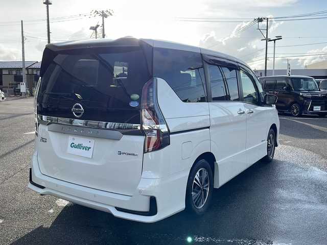 日産 セレナ e－パワー ハイウェイスター V 新潟県 2020(令2)年 6万km ブリリアントホワイトパール 純正ナビ/（TV/DVD/Bluetooth）/フリップダウン/冬タイヤ積載/プロパイロット/衝突軽減/レーンキープアシスト/クルーズコントロール/全周囲カメラ/BSM/コーナーセンサー/ステアリングスイッチ/両側パワースライドドア/ETC/ドライブレコーダー/ロールアップサンシェード/USB給電/LEDライト/フォグランプ/ウィンカーミラー/電格ミラー/ドアバイザー/スペアキー