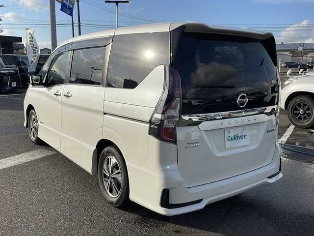 日産 セレナ e－パワー ハイウェイスター V 新潟県 2020(令2)年 6万km ブリリアントホワイトパール 純正ナビ/（TV/DVD/Bluetooth）/フリップダウン/冬タイヤ積載/プロパイロット/衝突軽減/レーンキープアシスト/クルーズコントロール/全周囲カメラ/BSM/コーナーセンサー/ステアリングスイッチ/両側パワースライドドア/ETC/ドライブレコーダー/ロールアップサンシェード/USB給電/LEDライト/フォグランプ/ウィンカーミラー/電格ミラー/ドアバイザー/スペアキー