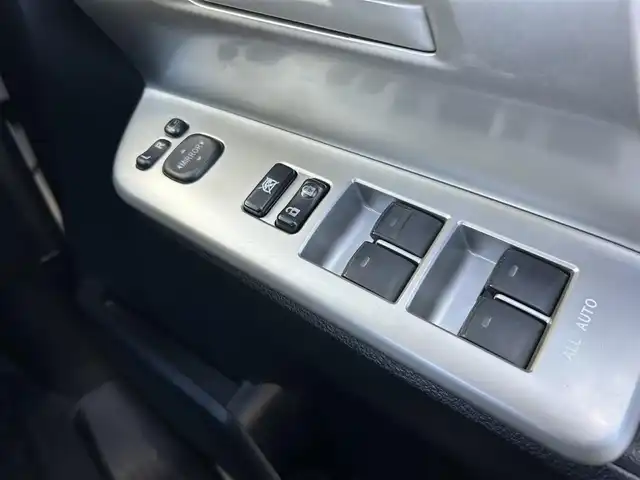 トヨタ ノア Si 和歌山県 2012(平24)年 9.3万km ホワイトパールクリスタルシャイン (株)IDOMが運営する【じしゃロン和歌山店】の自社ローン専用車両になります。こちらは現金またはオートローンご利用時の価格です。自社ローンご希望の方は別途その旨お申付け下さい/純正7型ナビ/Bluetooth/CD/DVD/フルセグTV/フリップダウンモニター/前後ドラレコ/両側電動/MTモード付AT/バックカメラ/ビルトインETC/純正アルミホイール/プッシュスタート/スマートキー/オートライト