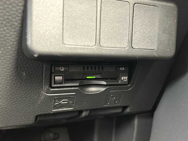 トヨタ タンク カスタムG S 静岡県 2017(平29)年 5万km マゼンタベリーマイカM 純正ナビ/CD/DVD/Bluetooth/フルセグ/AM/FM/SD//主要装備/・クルーズコントロール　/・コーナーセンサー　/・シートヒーター　/・アイドリングストップ　/・ドライブレコーダー　/・純正ナビ　/・バックモニター　/・オートライト　/・スマートキー　/・ステアリングリモコン　/・レーンキープ　/・ＬＥＤライト/・フォグランプ/・衝突軽減システム/・純正アルミホイール/・純正フロアマット/・プッシュスタート