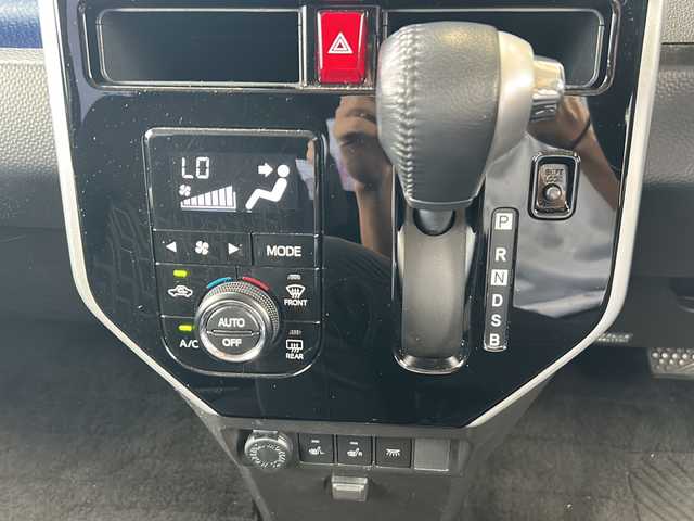 トヨタ タンク カスタムG S 静岡県 2017(平29)年 5万km マゼンタベリーマイカM 純正ナビ/CD/DVD/Bluetooth/フルセグ/AM/FM/SD//主要装備/・クルーズコントロール　/・コーナーセンサー　/・シートヒーター　/・アイドリングストップ　/・ドライブレコーダー　/・純正ナビ　/・バックモニター　/・オートライト　/・スマートキー　/・ステアリングリモコン　/・レーンキープ　/・ＬＥＤライト/・フォグランプ/・衝突軽減システム/・純正アルミホイール/・純正フロアマット/・プッシュスタート