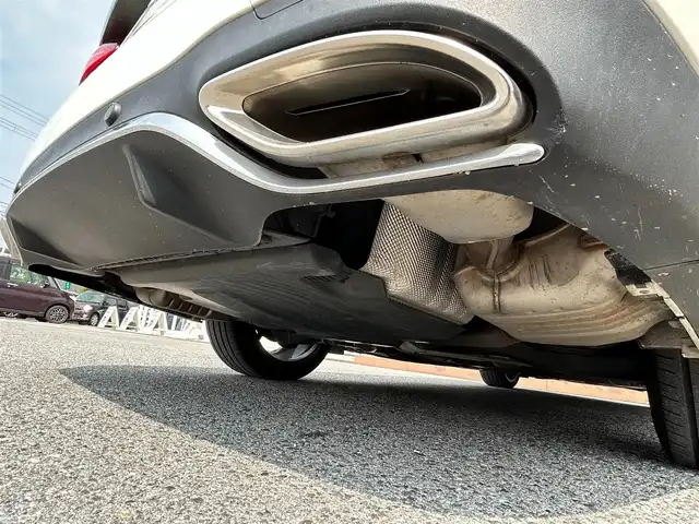 メルセデス・ベンツ Ｅ２５０ SW AVG スポーツ 本革 滋賀県 2017(平29)年 4.4万km 白 ブルメスターサウンド/純正ナビ/(FM/AM/フルセグ/Bluetooth)/ETC/前ドライブレコーダー/アラウンドビューモニター/バックカメラ/プリクラッシュブレーキアシスト	/ヒルスタートアシスト/前方衝突防止支援システム	/後側方衝突防止支援システム	/レーンキープアシスト	/レーダークルーズコントロール/インテリジェントパーキングアシスト	/コーナー・バックセンサー/標識検知機能/積込冬タイヤ/全席シートヒーター/シートメモリー(フロントシート)/電動リアゲート/電子パーキング/電動格納ミラー/革巻きステアリング/ステアリングスイッチ/ステアリングヒーター/パドルシフト/オートライト/アクティブAFS	/LEDヘッドライト/リアフォグ/フルオートエアコン/ルーフレール/プッシュスタート/スマートキー/スペアキー/純正フロアマット