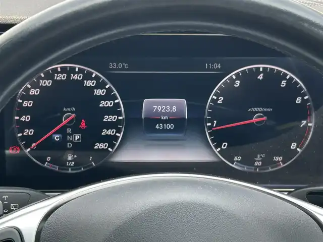 メルセデス・ベンツ Ｅ２５０ SW AVG スポーツ 本革 滋賀県 2017(平29)年 4.4万km 白 ブルメスターサウンド/純正ナビ/(FM/AM/フルセグ/Bluetooth)/ETC/前ドライブレコーダー/アラウンドビューモニター/バックカメラ/プリクラッシュブレーキアシスト	/ヒルスタートアシスト/前方衝突防止支援システム	/後側方衝突防止支援システム	/レーンキープアシスト	/レーダークルーズコントロール/インテリジェントパーキングアシスト	/コーナー・バックセンサー/標識検知機能/積込冬タイヤ/全席シートヒーター/シートメモリー(フロントシート)/電動リアゲート/電子パーキング/電動格納ミラー/革巻きステアリング/ステアリングスイッチ/ステアリングヒーター/パドルシフト/オートライト/アクティブAFS	/LEDヘッドライト/リアフォグ/フルオートエアコン/ルーフレール/プッシュスタート/スマートキー/スペアキー/純正フロアマット