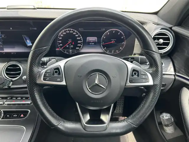 メルセデス・ベンツ Ｅ２５０ SW AVG スポーツ 本革 滋賀県 2017(平29)年 4.4万km 白 ブルメスターサウンド/純正ナビ/(FM/AM/フルセグ/Bluetooth)/ETC/前ドライブレコーダー/アラウンドビューモニター/バックカメラ/プリクラッシュブレーキアシスト	/ヒルスタートアシスト/前方衝突防止支援システム	/後側方衝突防止支援システム	/レーンキープアシスト	/レーダークルーズコントロール/インテリジェントパーキングアシスト	/コーナー・バックセンサー/標識検知機能/積込冬タイヤ/全席シートヒーター/シートメモリー(フロントシート)/電動リアゲート/電子パーキング/電動格納ミラー/革巻きステアリング/ステアリングスイッチ/ステアリングヒーター/パドルシフト/オートライト/アクティブAFS	/LEDヘッドライト/リアフォグ/フルオートエアコン/ルーフレール/プッシュスタート/スマートキー/スペアキー/純正フロアマット