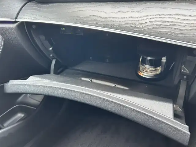 メルセデス・ベンツ Ｅ２５０ SW AVG スポーツ 本革 滋賀県 2017(平29)年 4.4万km 白 ブルメスターサウンド/純正ナビ/(FM/AM/フルセグ/Bluetooth)/ETC/前ドライブレコーダー/アラウンドビューモニター/バックカメラ/プリクラッシュブレーキアシスト	/ヒルスタートアシスト/前方衝突防止支援システム	/後側方衝突防止支援システム	/レーンキープアシスト	/レーダークルーズコントロール/インテリジェントパーキングアシスト	/コーナー・バックセンサー/標識検知機能/積込冬タイヤ/全席シートヒーター/シートメモリー(フロントシート)/電動リアゲート/電子パーキング/電動格納ミラー/革巻きステアリング/ステアリングスイッチ/ステアリングヒーター/パドルシフト/オートライト/アクティブAFS	/LEDヘッドライト/リアフォグ/フルオートエアコン/ルーフレール/プッシュスタート/スマートキー/スペアキー/純正フロアマット