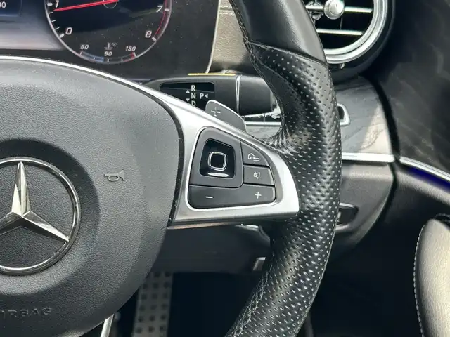 メルセデス・ベンツ Ｅ２５０ SW AVG スポーツ 本革 滋賀県 2017(平29)年 4.4万km 白 ブルメスターサウンド/純正ナビ/(FM/AM/フルセグ/Bluetooth)/ETC/前ドライブレコーダー/アラウンドビューモニター/バックカメラ/プリクラッシュブレーキアシスト	/ヒルスタートアシスト/前方衝突防止支援システム	/後側方衝突防止支援システム	/レーンキープアシスト	/レーダークルーズコントロール/インテリジェントパーキングアシスト	/コーナー・バックセンサー/標識検知機能/積込冬タイヤ/全席シートヒーター/シートメモリー(フロントシート)/電動リアゲート/電子パーキング/電動格納ミラー/革巻きステアリング/ステアリングスイッチ/ステアリングヒーター/パドルシフト/オートライト/アクティブAFS	/LEDヘッドライト/リアフォグ/フルオートエアコン/ルーフレール/プッシュスタート/スマートキー/スペアキー/純正フロアマット