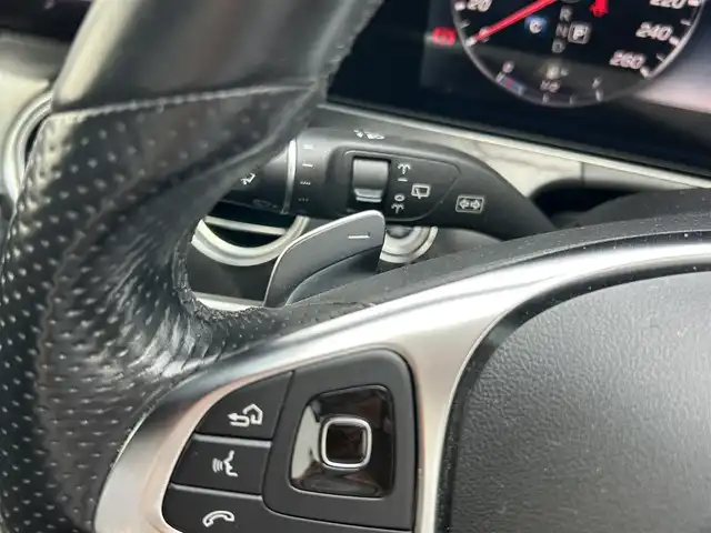 メルセデス・ベンツ Ｅ２５０ SW AVG スポーツ 本革 滋賀県 2017(平29)年 4.4万km 白 ブルメスターサウンド/純正ナビ/(FM/AM/フルセグ/Bluetooth)/ETC/前ドライブレコーダー/アラウンドビューモニター/バックカメラ/プリクラッシュブレーキアシスト	/ヒルスタートアシスト/前方衝突防止支援システム	/後側方衝突防止支援システム	/レーンキープアシスト	/レーダークルーズコントロール/インテリジェントパーキングアシスト	/コーナー・バックセンサー/標識検知機能/積込冬タイヤ/全席シートヒーター/シートメモリー(フロントシート)/電動リアゲート/電子パーキング/電動格納ミラー/革巻きステアリング/ステアリングスイッチ/ステアリングヒーター/パドルシフト/オートライト/アクティブAFS	/LEDヘッドライト/リアフォグ/フルオートエアコン/ルーフレール/プッシュスタート/スマートキー/スペアキー/純正フロアマット