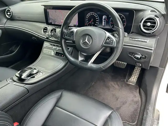 メルセデス・ベンツ Ｅ２５０ SW AVG スポーツ 本革 滋賀県 2017(平29)年 4.4万km 白 ブルメスターサウンド/純正ナビ/(FM/AM/フルセグ/Bluetooth)/ETC/前ドライブレコーダー/アラウンドビューモニター/バックカメラ/プリクラッシュブレーキアシスト	/ヒルスタートアシスト/前方衝突防止支援システム	/後側方衝突防止支援システム	/レーンキープアシスト	/レーダークルーズコントロール/インテリジェントパーキングアシスト	/コーナー・バックセンサー/標識検知機能/積込冬タイヤ/全席シートヒーター/シートメモリー(フロントシート)/電動リアゲート/電子パーキング/電動格納ミラー/革巻きステアリング/ステアリングスイッチ/ステアリングヒーター/パドルシフト/オートライト/アクティブAFS	/LEDヘッドライト/リアフォグ/フルオートエアコン/ルーフレール/プッシュスタート/スマートキー/スペアキー/純正フロアマット